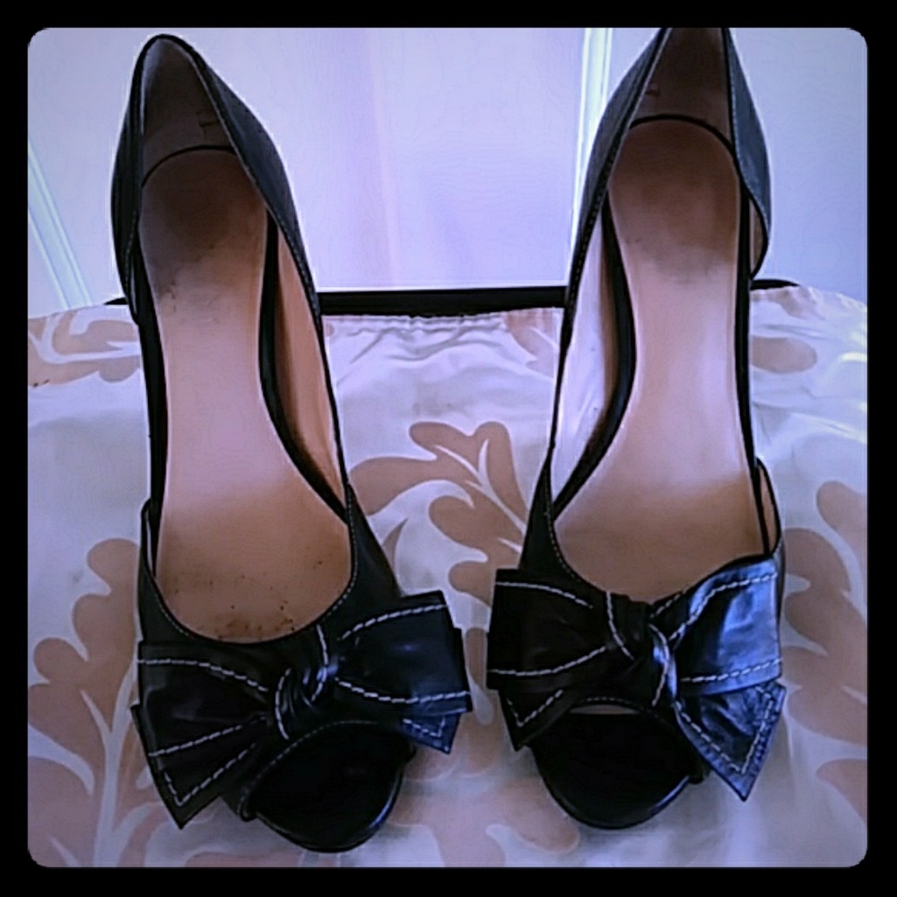 Guess Black Leather heels.
